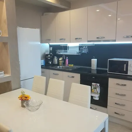 Sunshine Apartment *